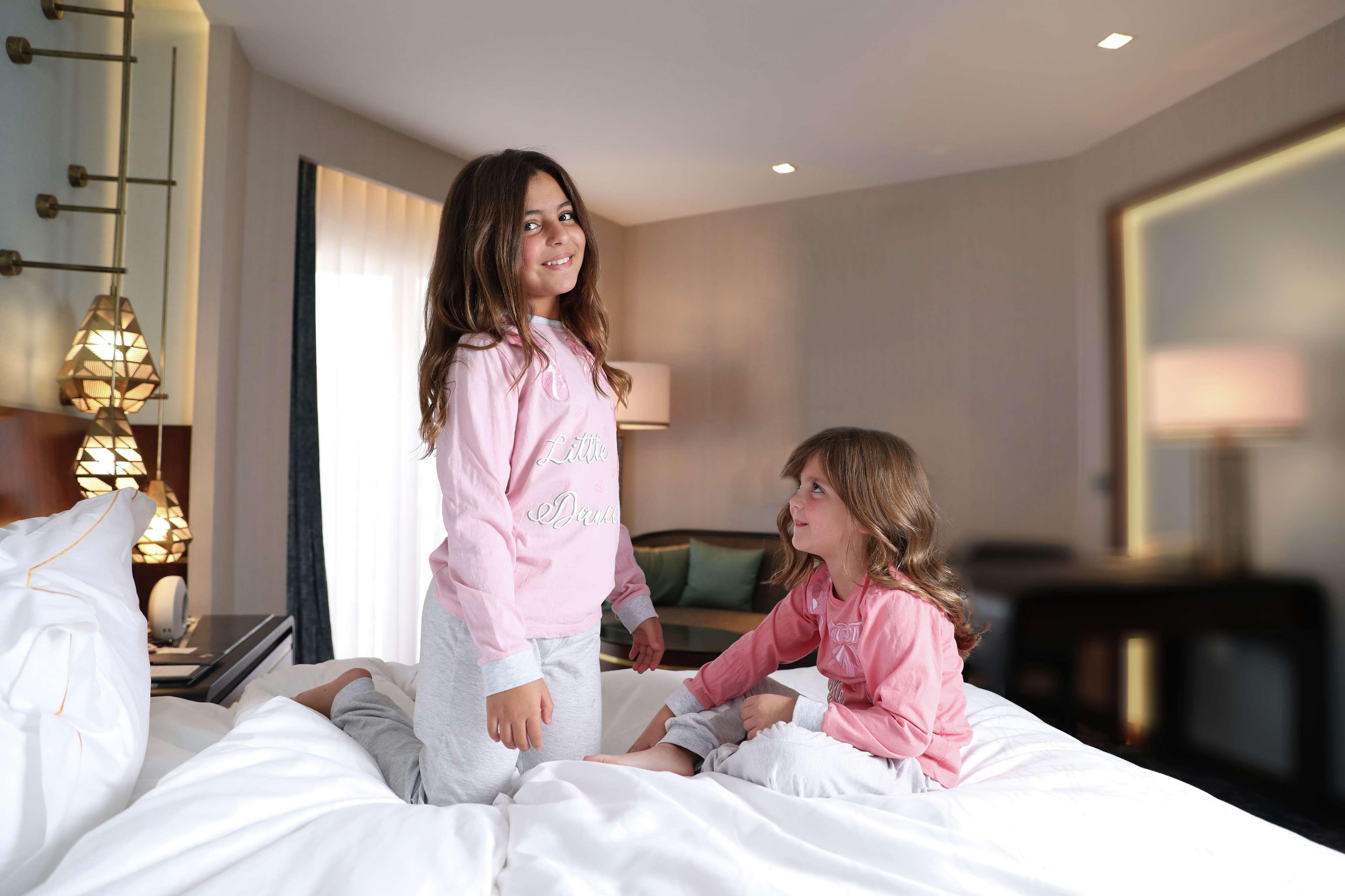 Sofitel Cairo Downtown Nile Hotel Екстериор снимка Princess Isabella and Prince Alexander in 2019