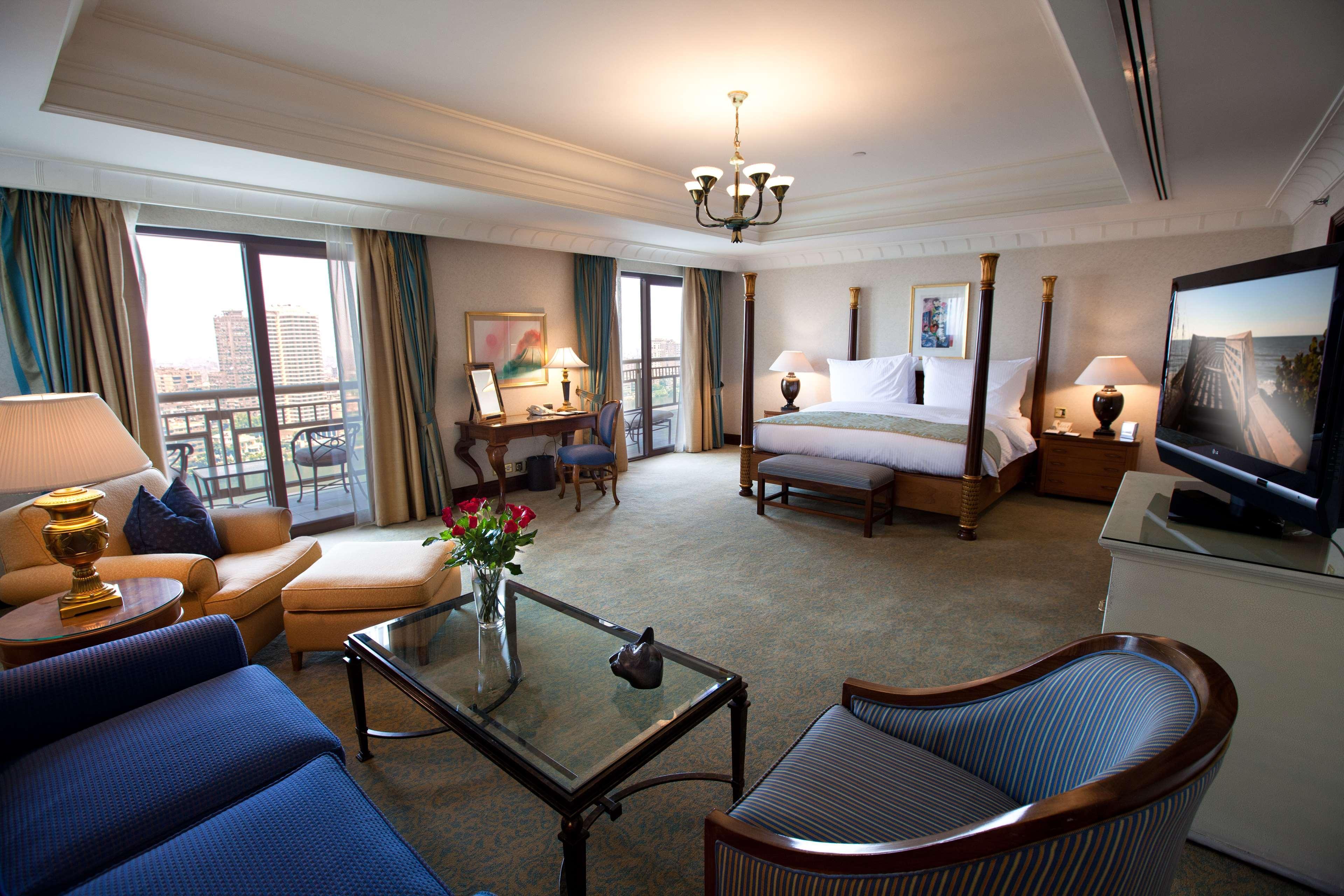Sofitel Cairo Downtown Nile Hotel Екстериор снимка A suite at the hotel