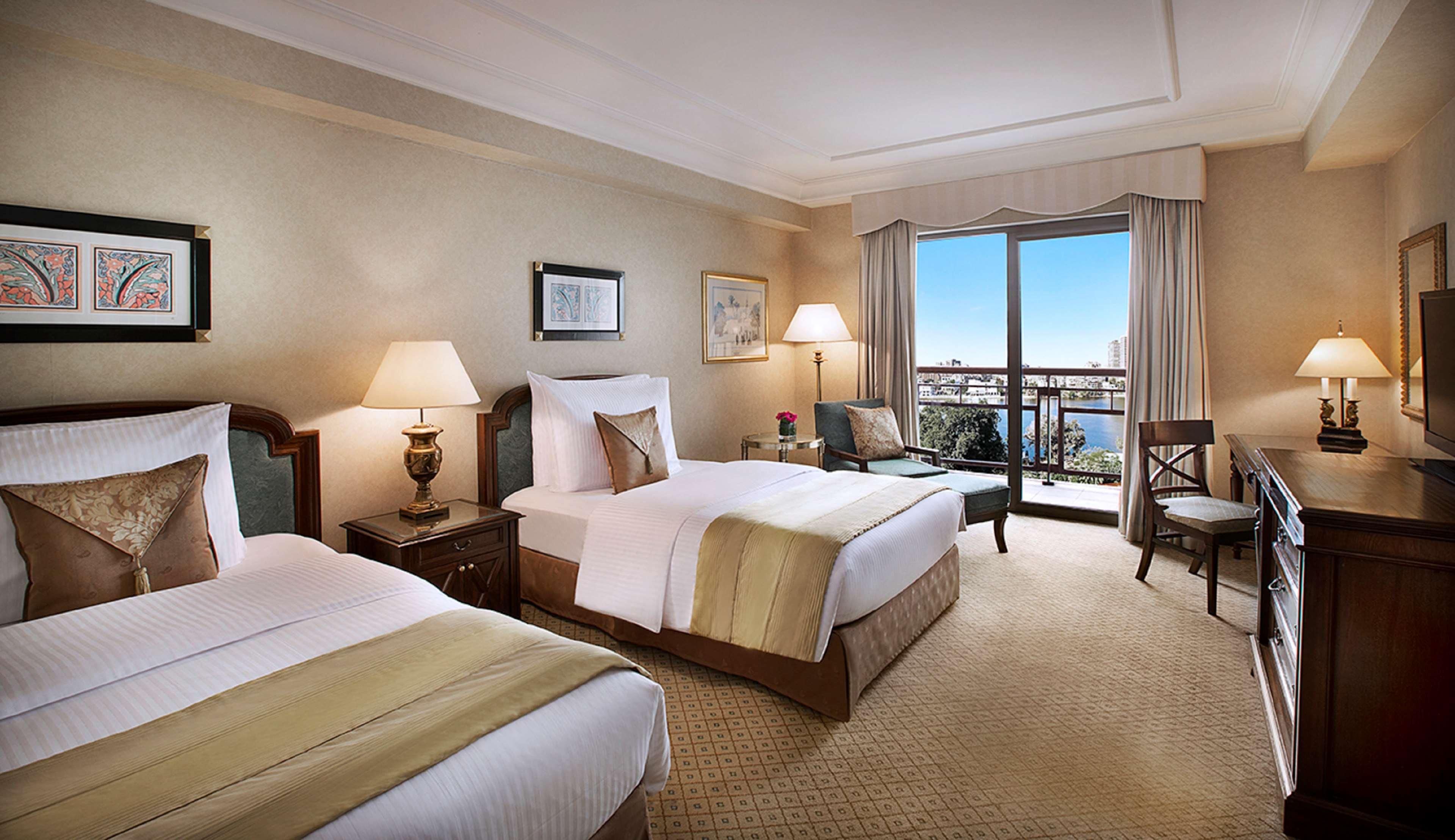 Sofitel Cairo Downtown Nile Hotel Екстериор снимка A guest room at the Conrad Hilton Cairo