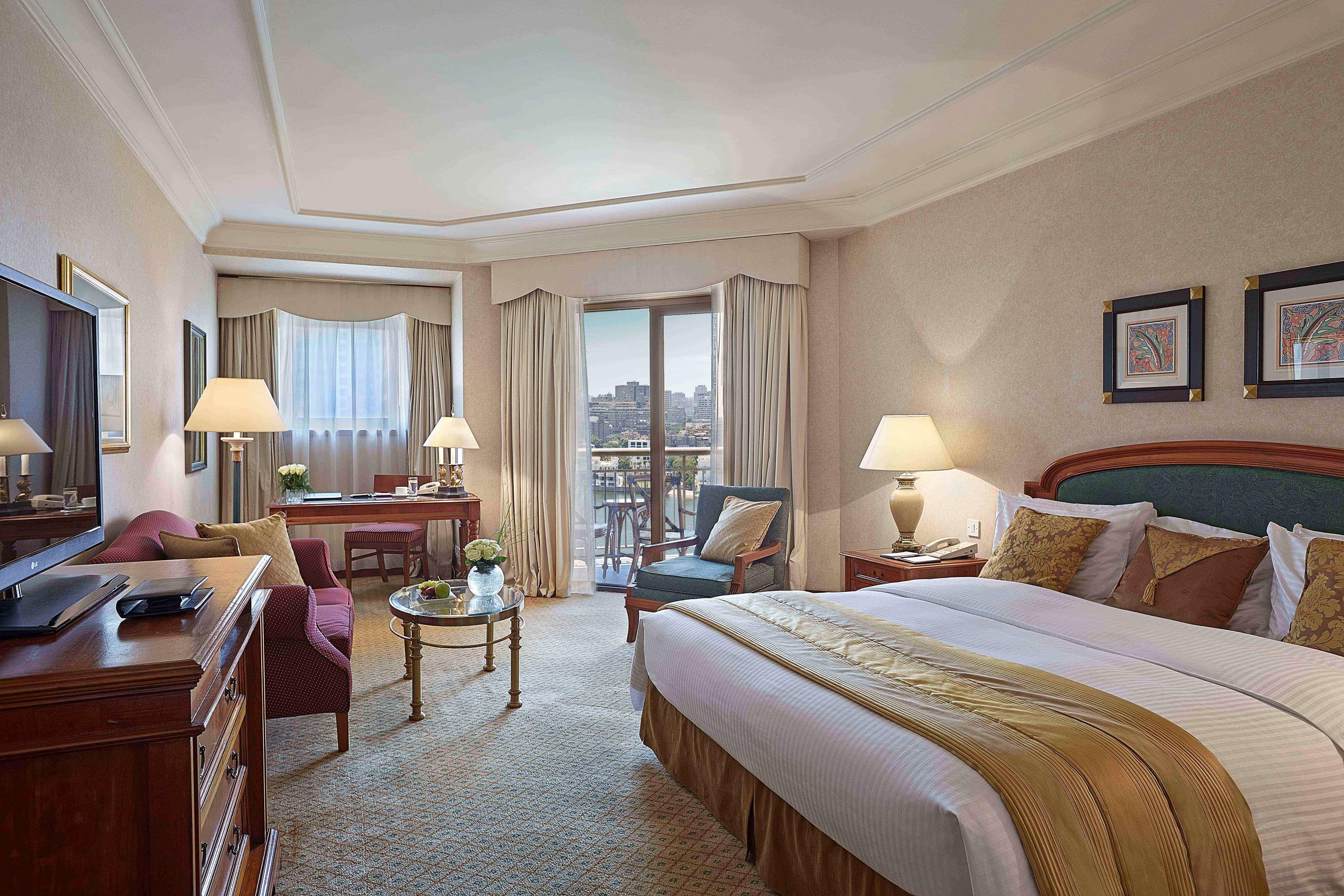 Sofitel Cairo Downtown Nile Hotel Екстериор снимка A room at the Four Seasons Hotel, Cairo