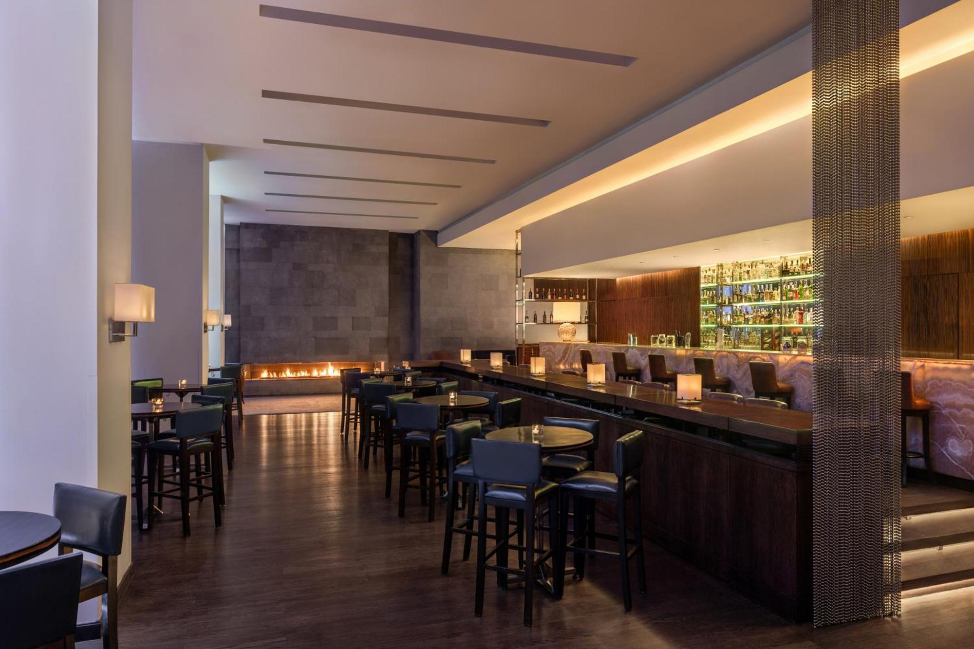 Sofitel Cairo Downtown Nile Hotel Екстериор снимка The bar at the London Edition
