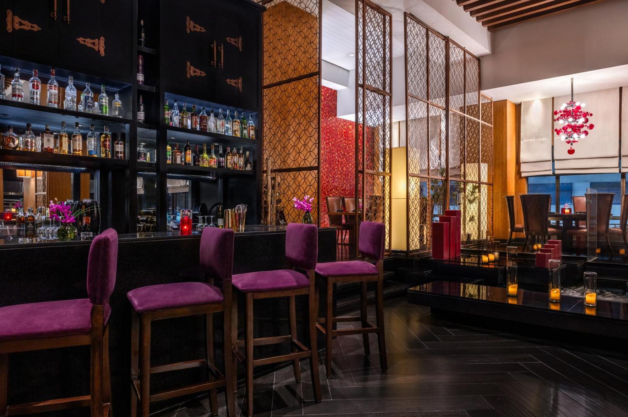 Sofitel Cairo Downtown Nile Hotel Екстериор снимка The bar at the lobby