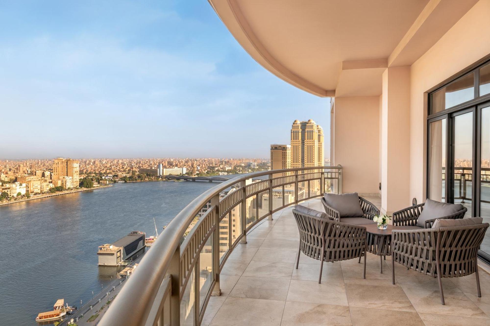Sofitel Cairo Downtown Nile Hotel Екстериор снимка View from the balcony of a suite at the Four Seasons Hotel, Cairo