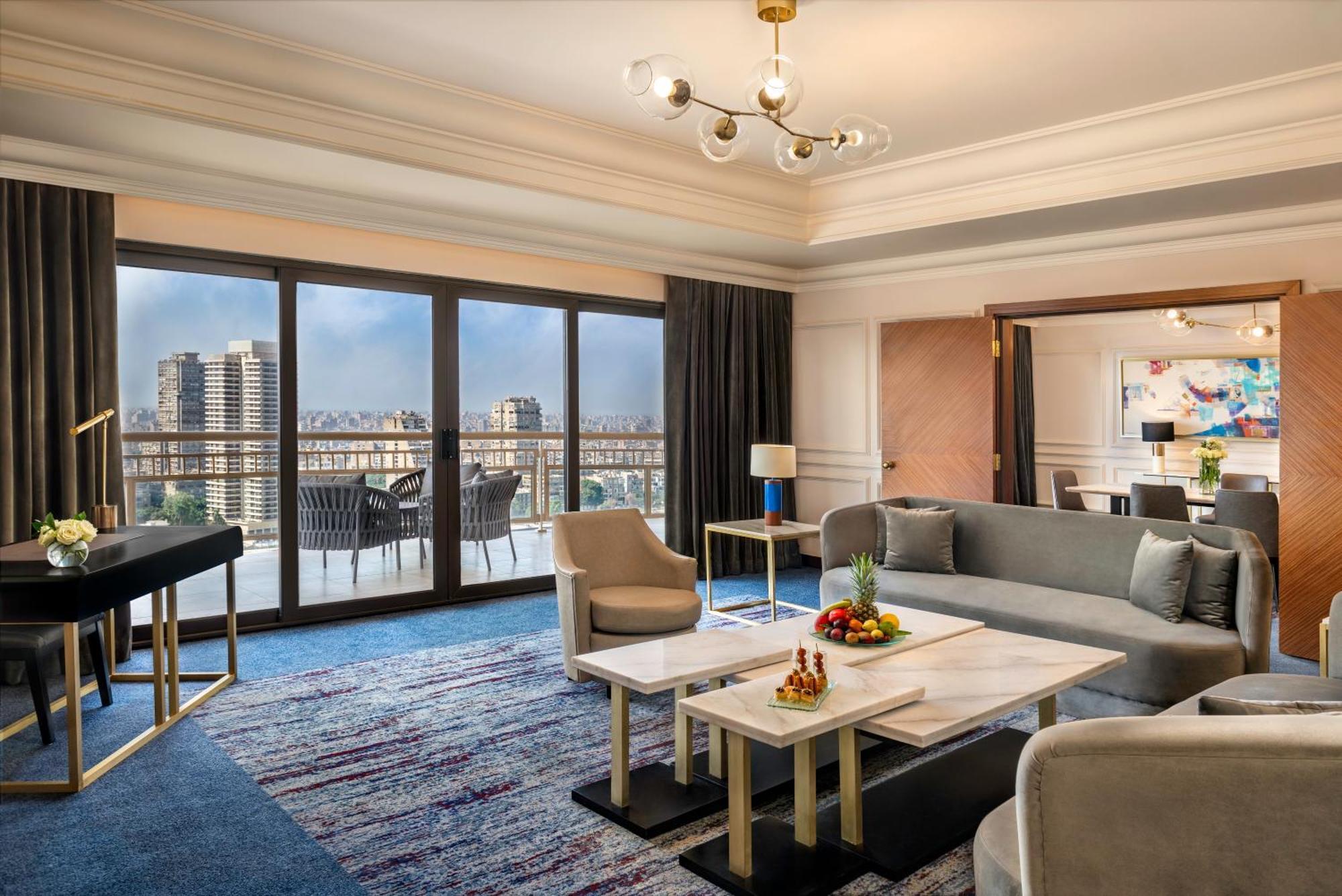 Sofitel Cairo Downtown Nile Hotel Екстериор снимка A suite at the hotel