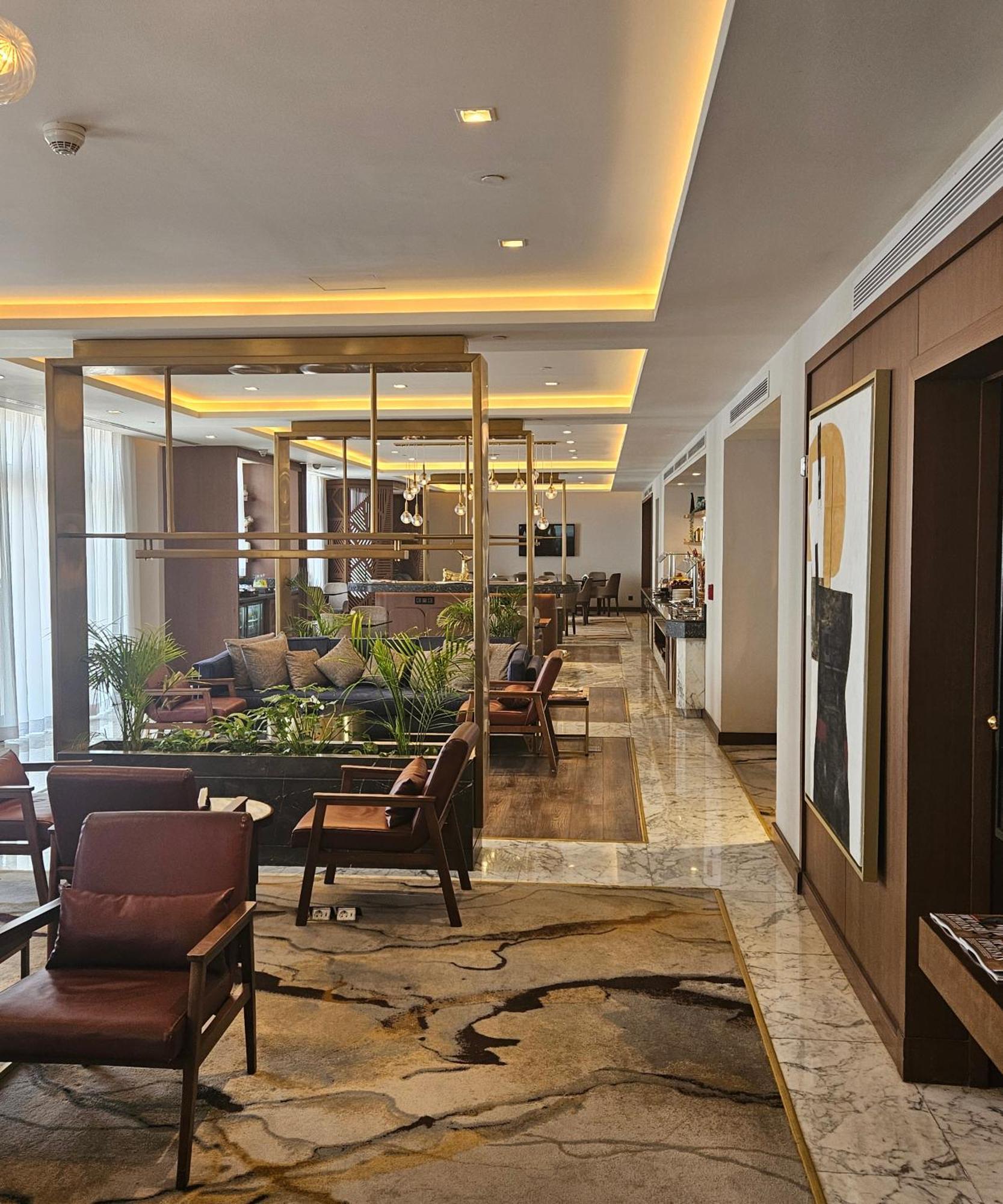 Sofitel Cairo Downtown Nile Hotel Екстериор снимка The lounge at the airport